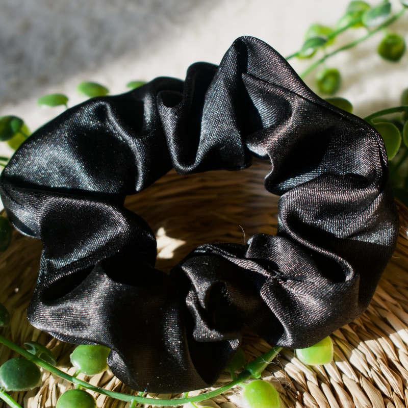 CHOUCHOU NOIR SATIN