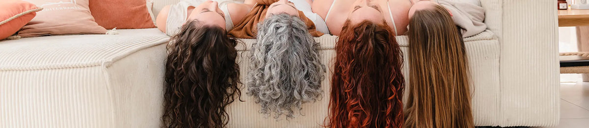  cheveux bouclés ou ondulés 